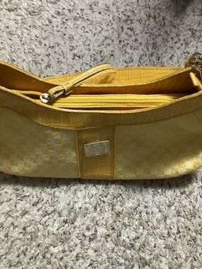 Liz Claiborne Yellow Croc-Accent chain purse 11 x 5.5